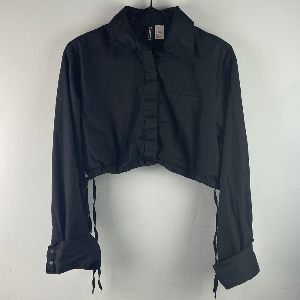 Divided by H&M Jet Black Cropped Button-Up Shirt Size XXS